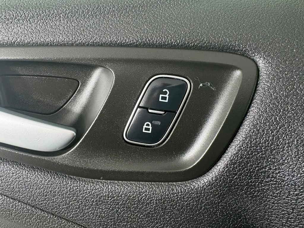 Used 2018 Ford Escape SE w/ SE Sync 3 Package FWD image 18