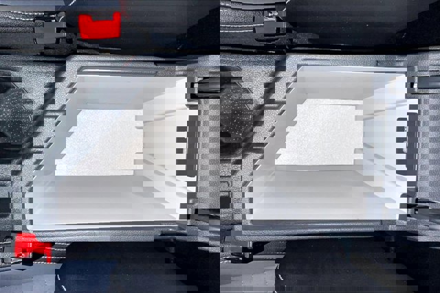 Used 2025 Volkswagen Jetta SE image 40