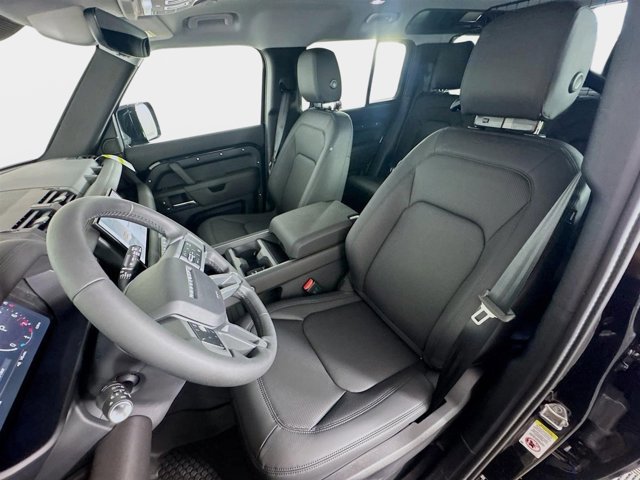 Used 2025 Land Rover Defender 110 S image 11
