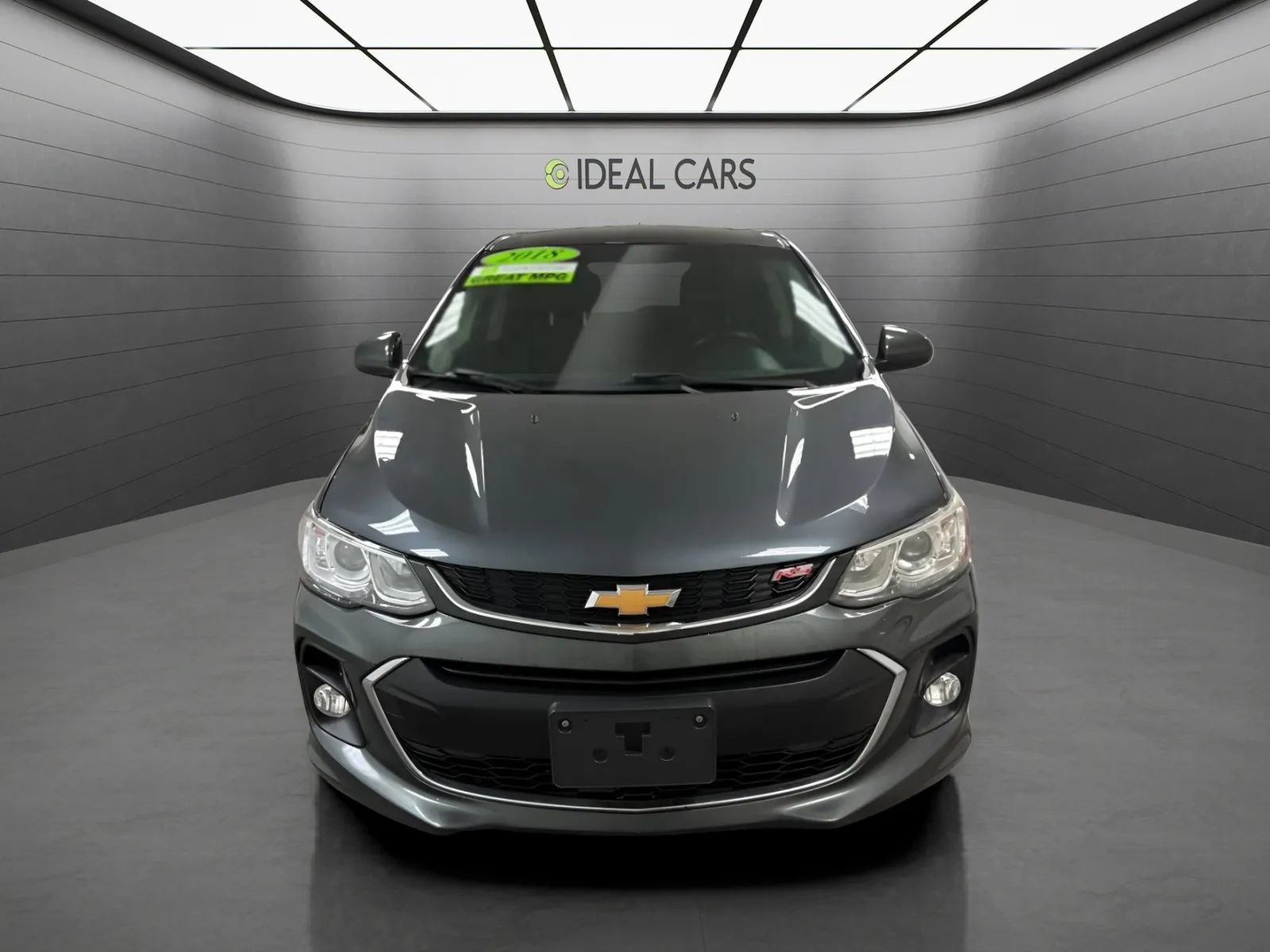 Used 2018 Chevrolet Sonic LT FWD image 2