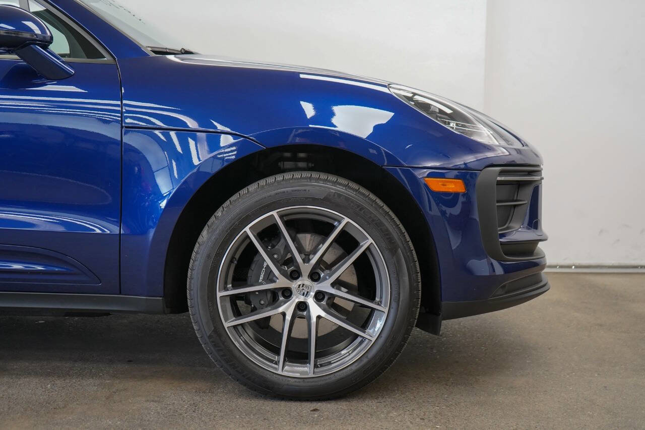Used 2024 Porsche Macan image 18