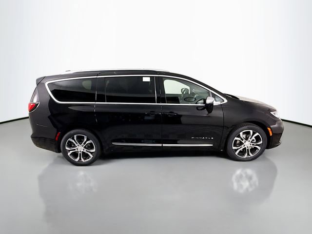 New 2026 Chrysler Pacifica Pinnacle image 8