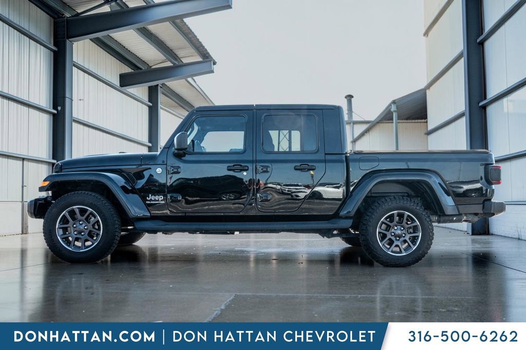 Used 2021 Jeep Gladiator Overland w/ Uconnect 4C Nav & Sound Group video 2