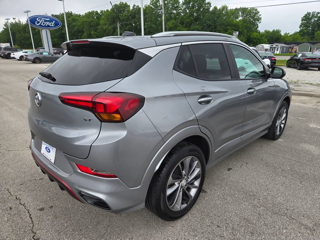 Used 2023 Buick Encore GX Select w/ Sport Touring Package FWD image 4