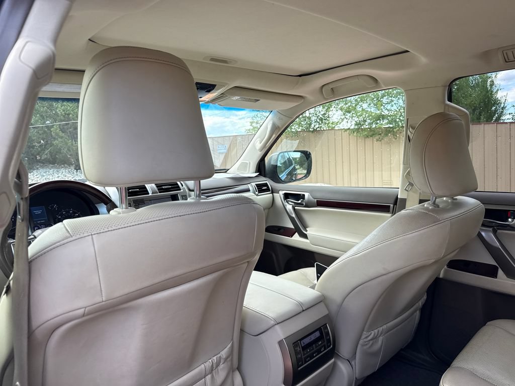 Used 2019 Lexus GX 460 Premium w/ Premium Package AWD/4WD image 25