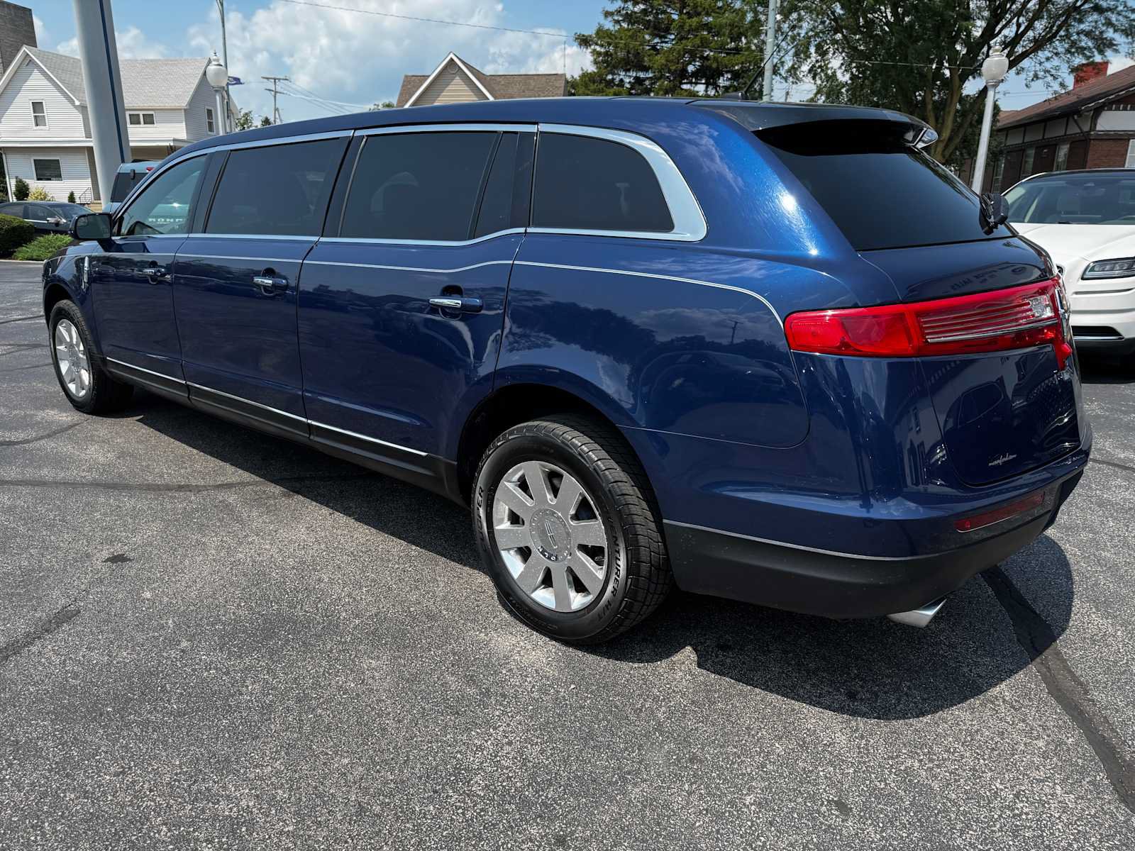 Used 2013 Lincoln MKT AWD image 8