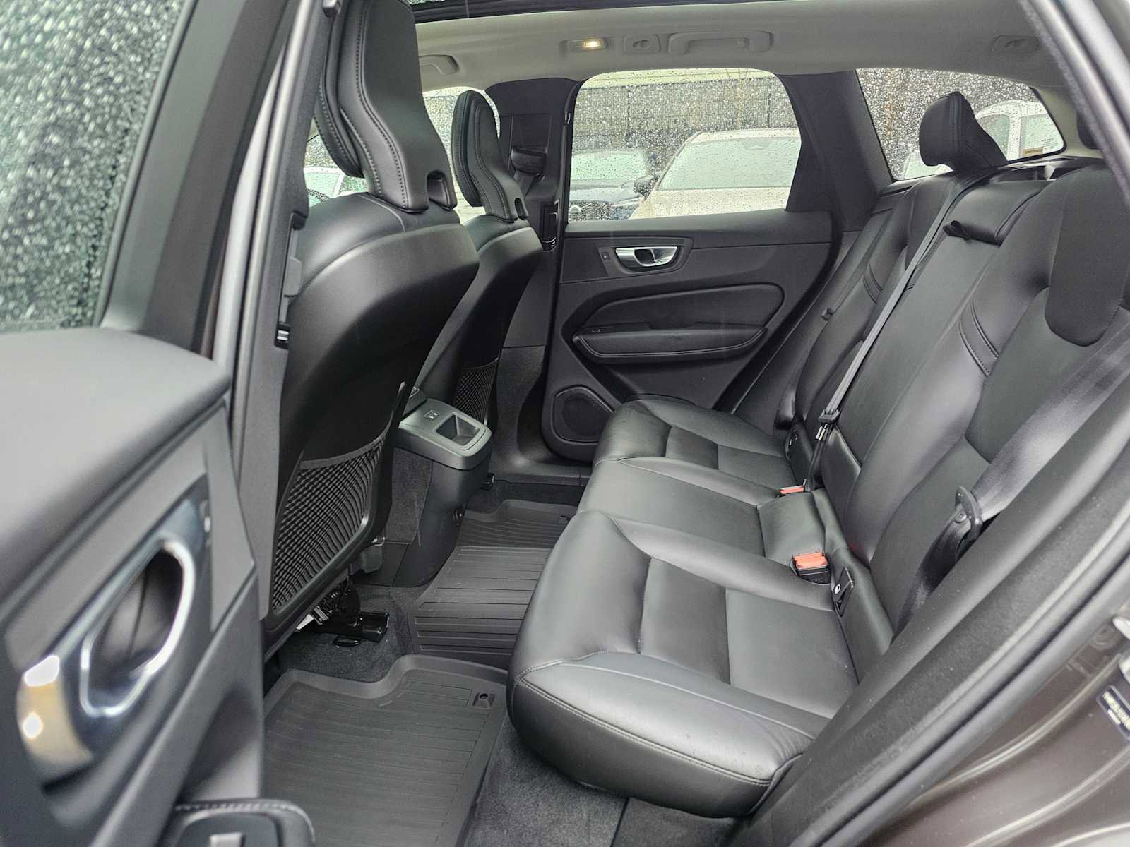 Certified 2025 Volvo XC60 B5 Core w/ Protection Package Premier image 19