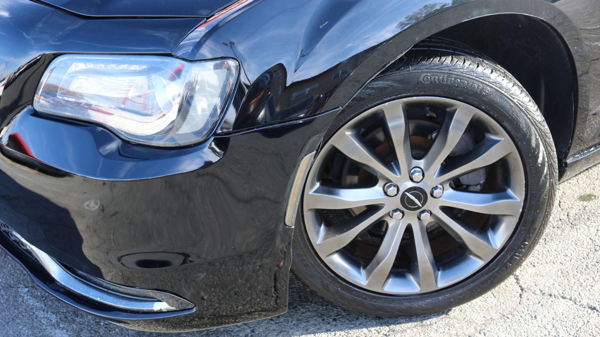 Used 2019 Chrysler 300 S image 4