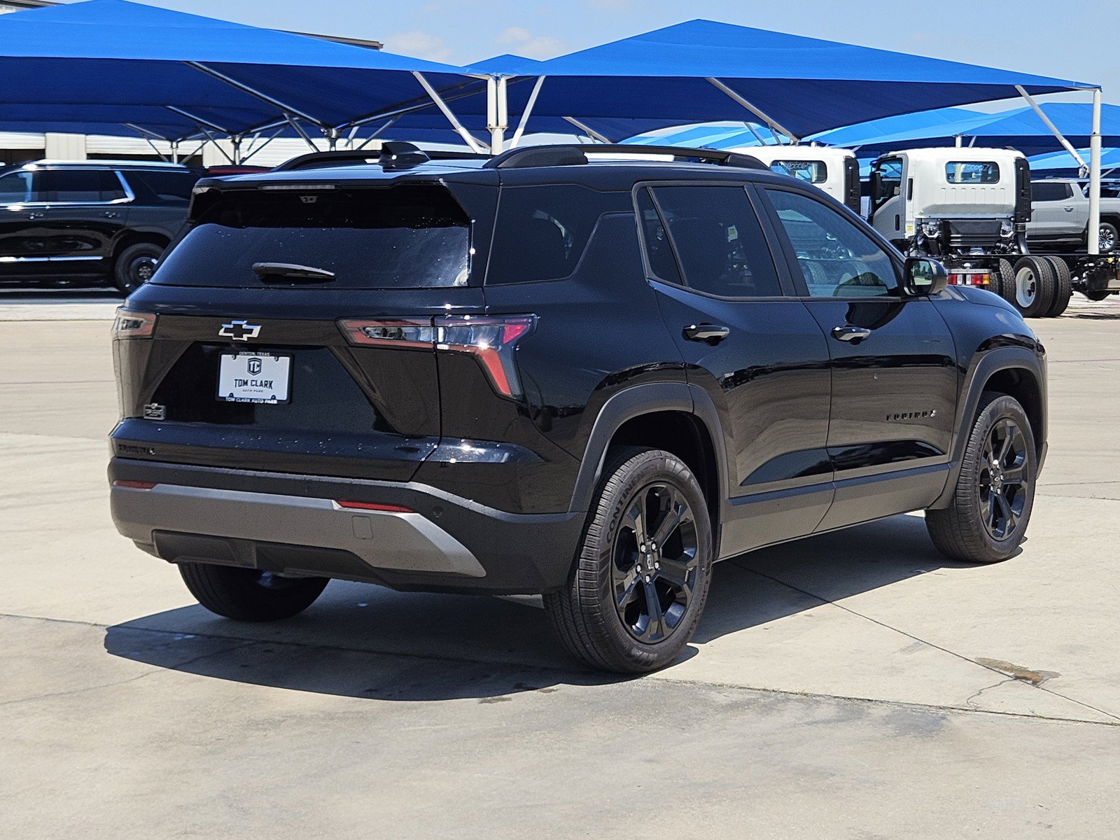 New 2026 Chevrolet Equinox LT w/ Convenience Package II FWD image 3