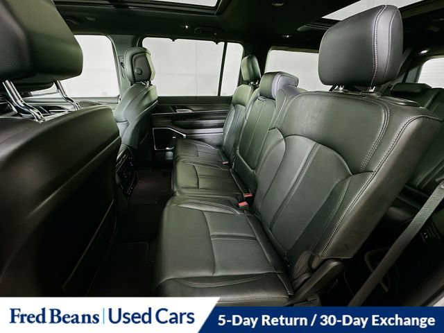 Used 2023 Jeep Wagoneer L Series III w/ Premium Group I AWD/4WD image 33