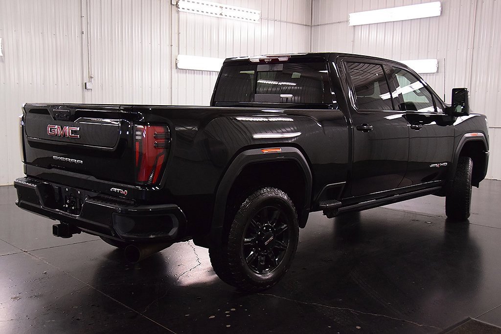 Used 2024 GMC Sierra 2500 AT4 w/ AT4 Premium Plus Package image 9