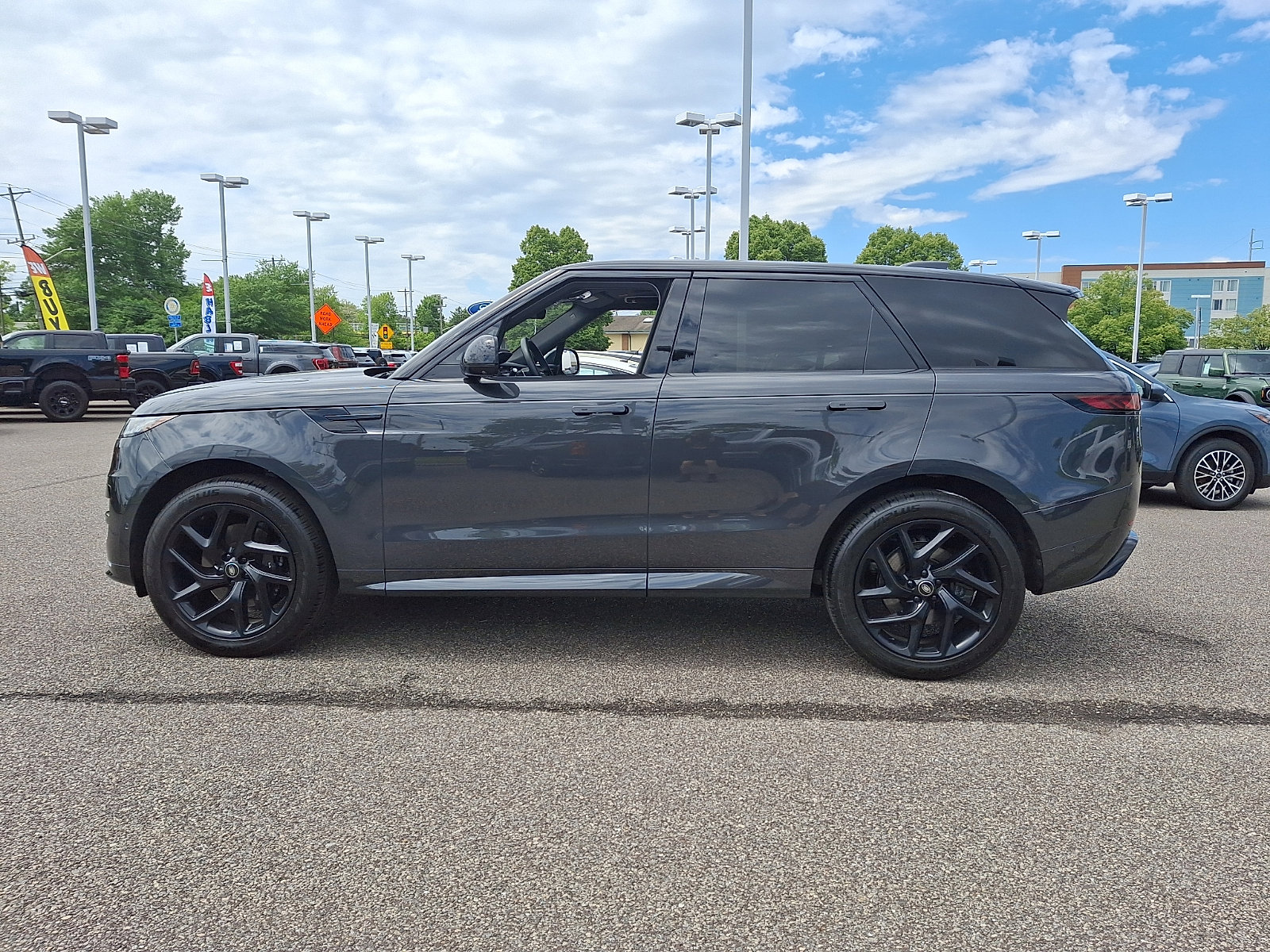 Used 2023 Land Rover Range Rover Sport SE Dynamic AWD/4WD image 6