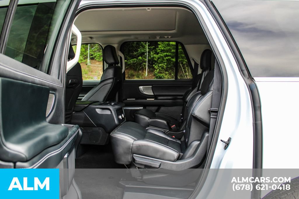 Used 2025 Ford Expedition Max Platinum AWD/4WD image 18