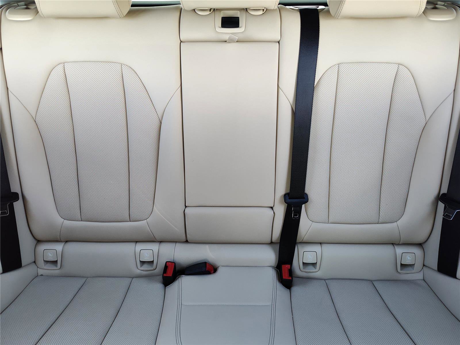 Certified 2025 BMW X4 xDrive30i image 28