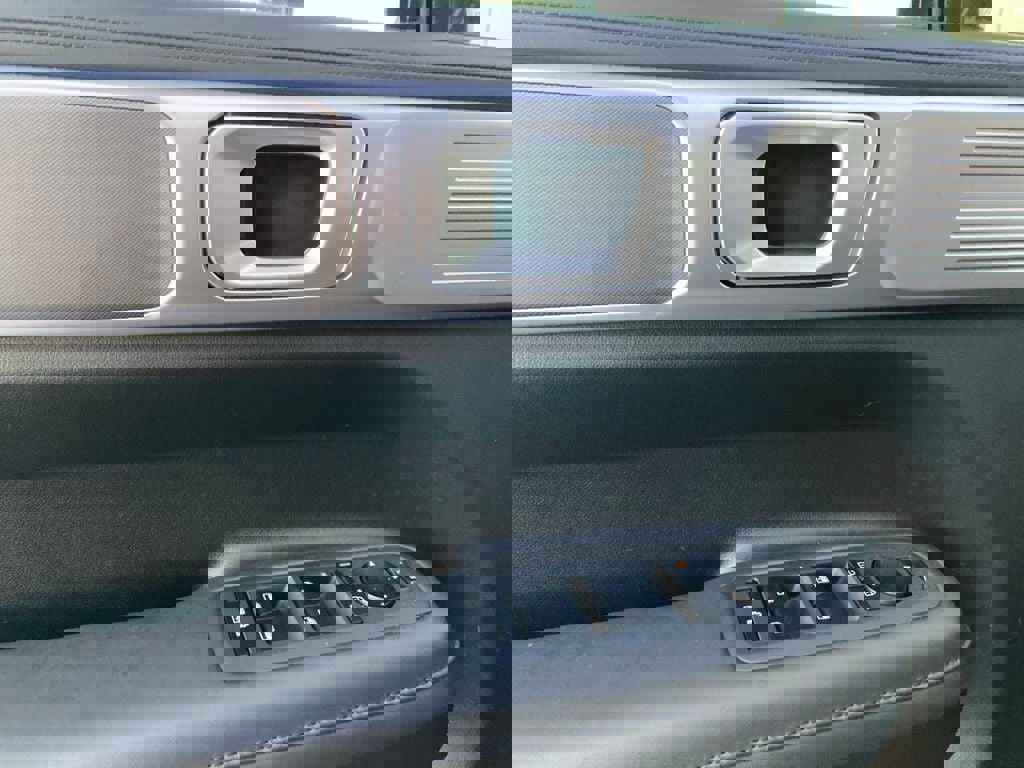 Used 2024 Hyundai Santa Fe SEL image 13