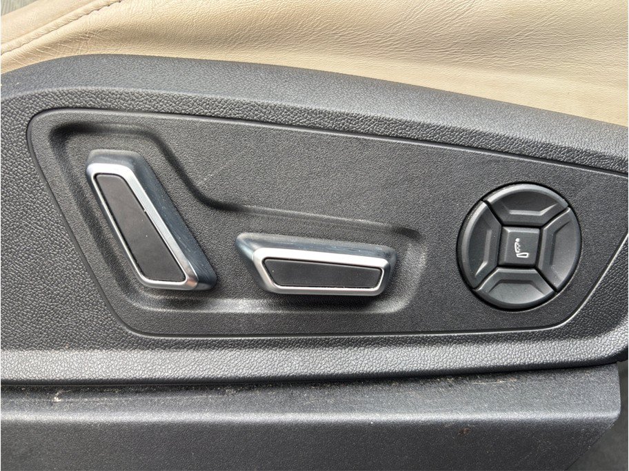 Used 2019 Audi e-tron Prestige w/ Prestige Package AWD/4WD image 47