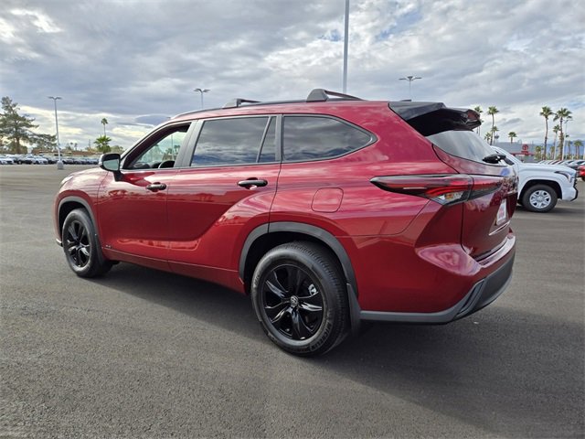 Certified 2024 Toyota Highlander XLE image 6