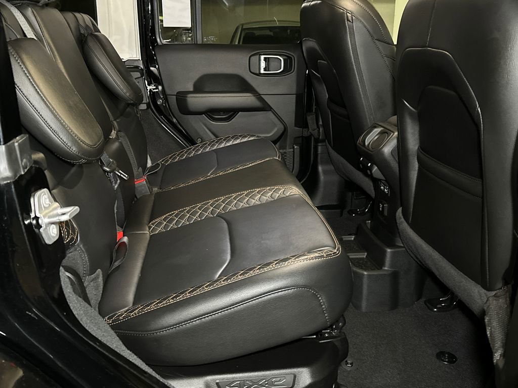 Used 2022 Jeep Wrangler Unlimited Sahara image 10