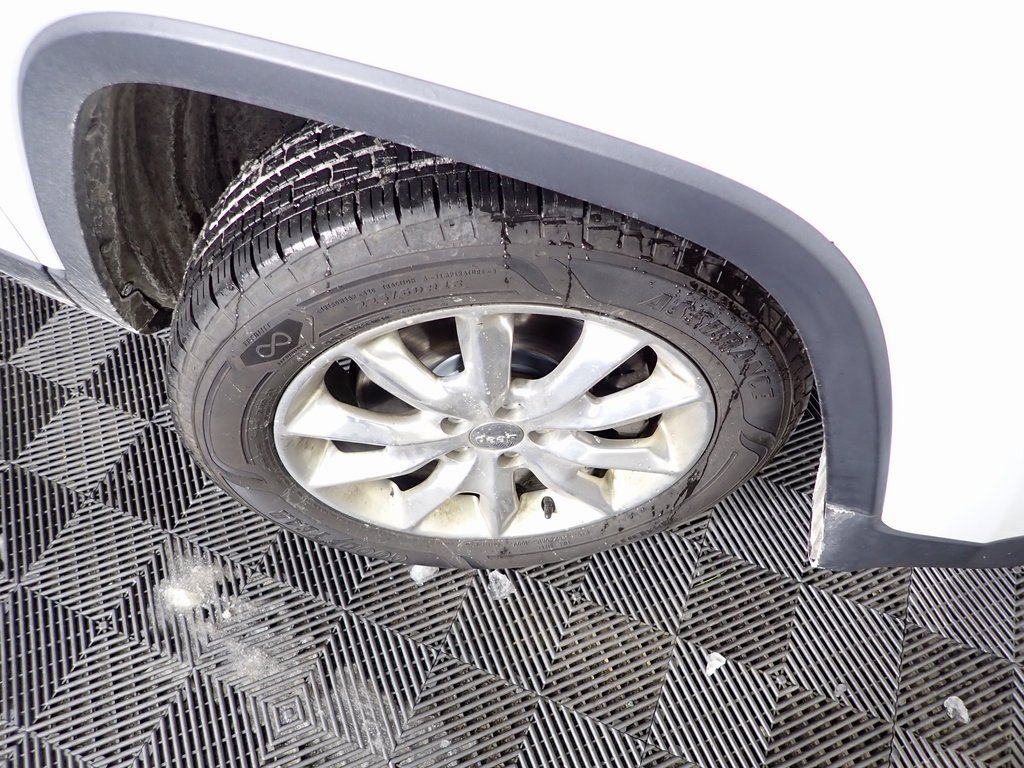 Used 2016 Jeep Cherokee Limited image 36