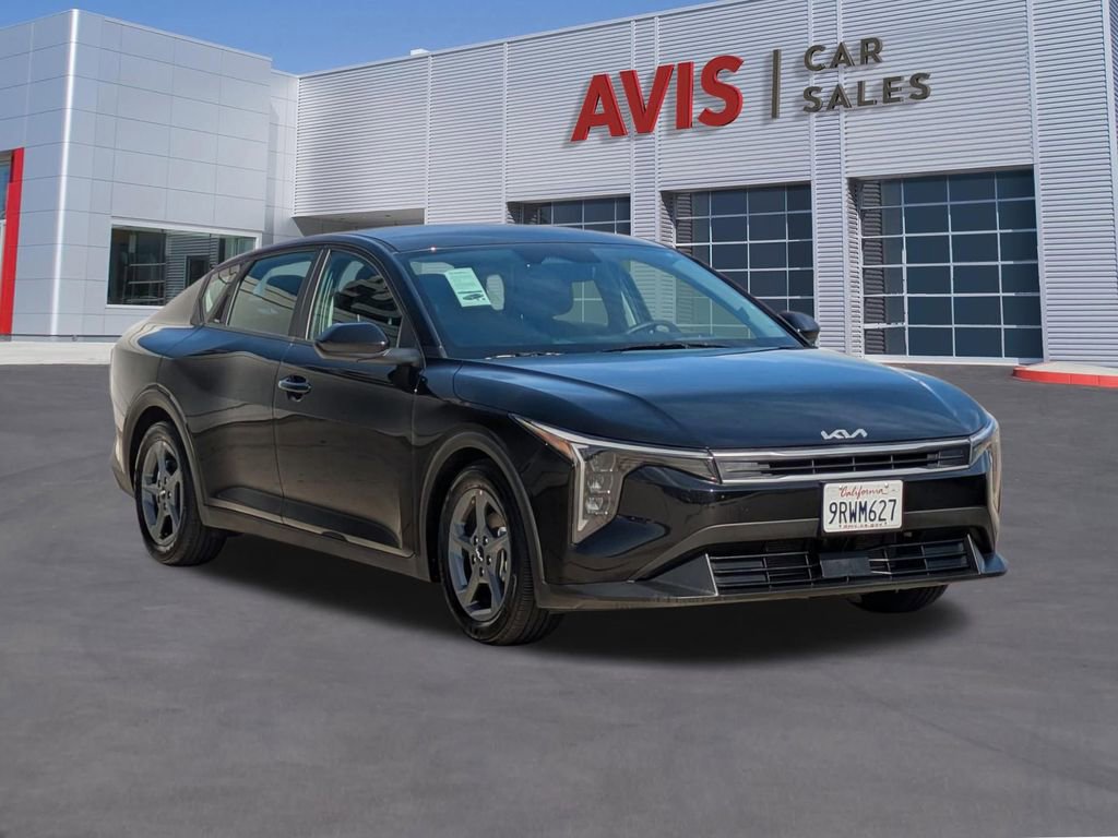 Used 2025 Kia K4 LXS image 3