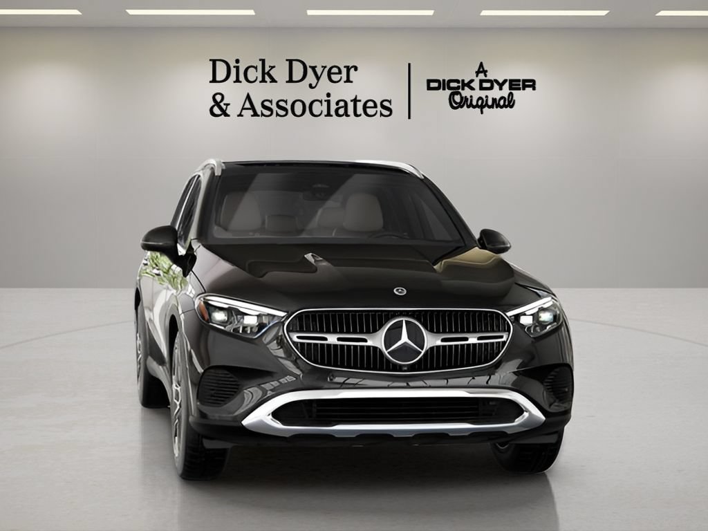 Used 2026 Mercedes-Benz GLC 300 image 4