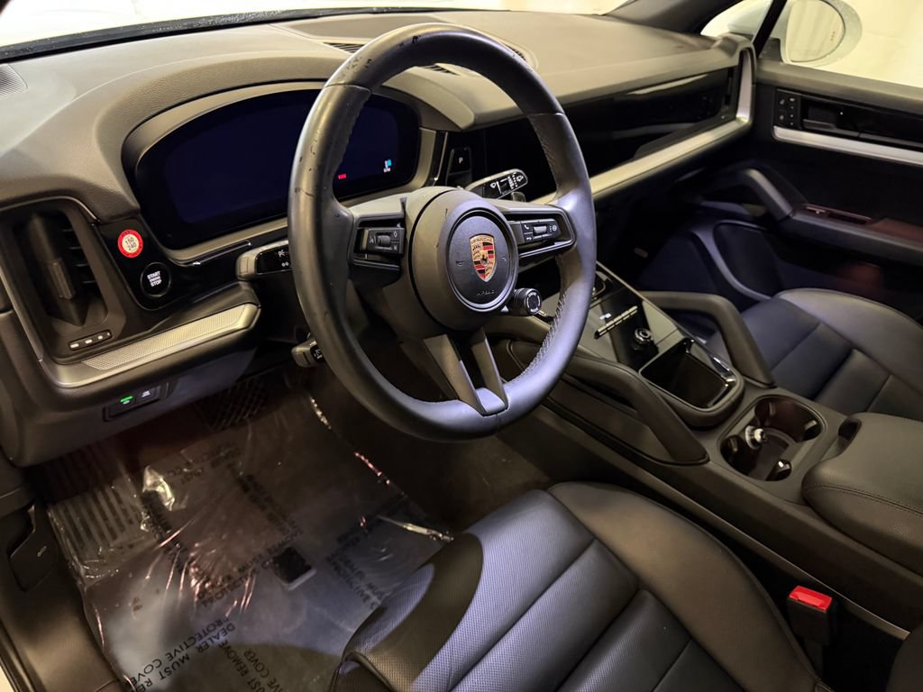 Certified 2024 Porsche Cayenne AWD/4WD image 4