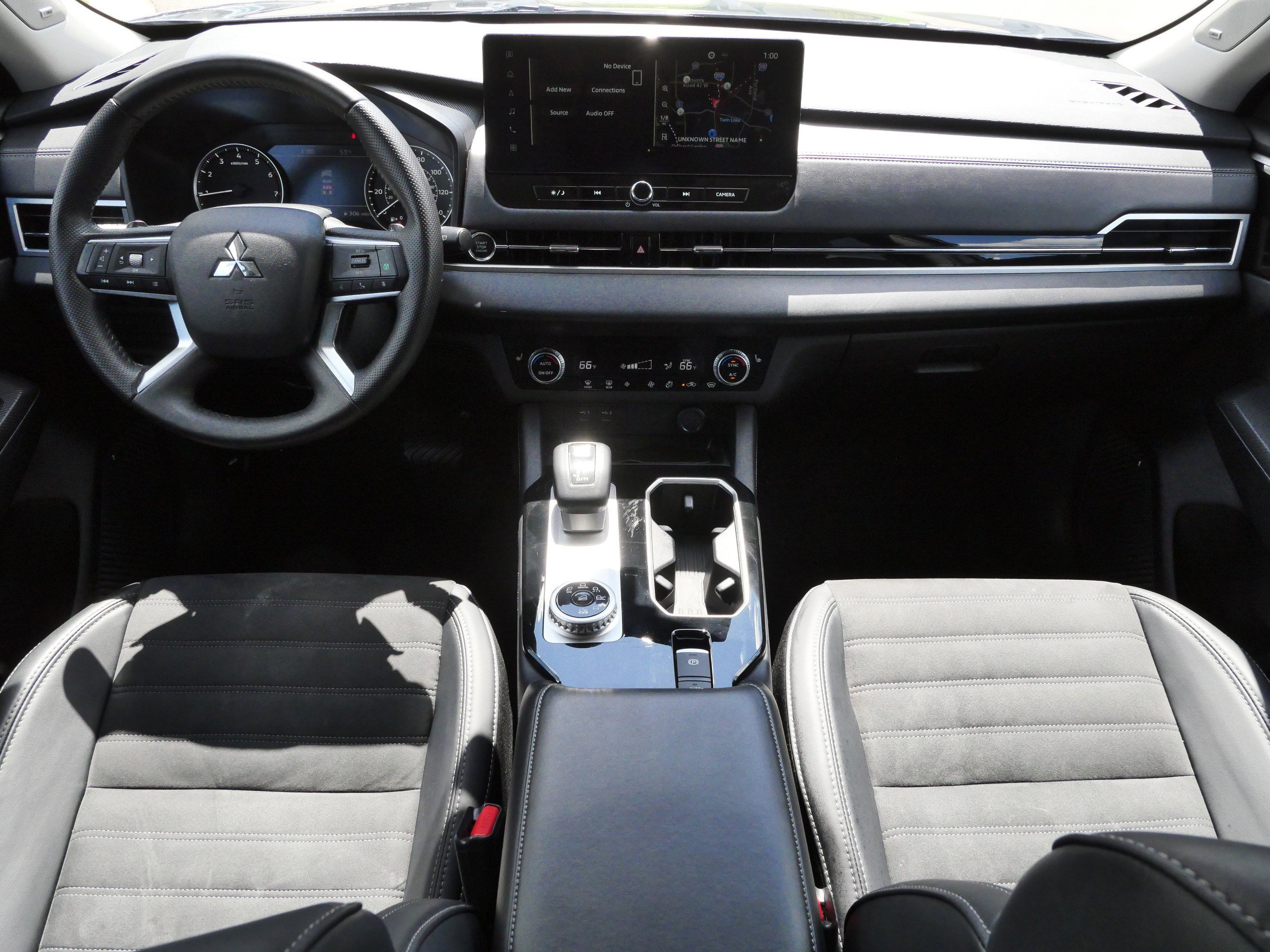 Used 2025 Mitsubishi Outlander SE AWD/4WD image 10
