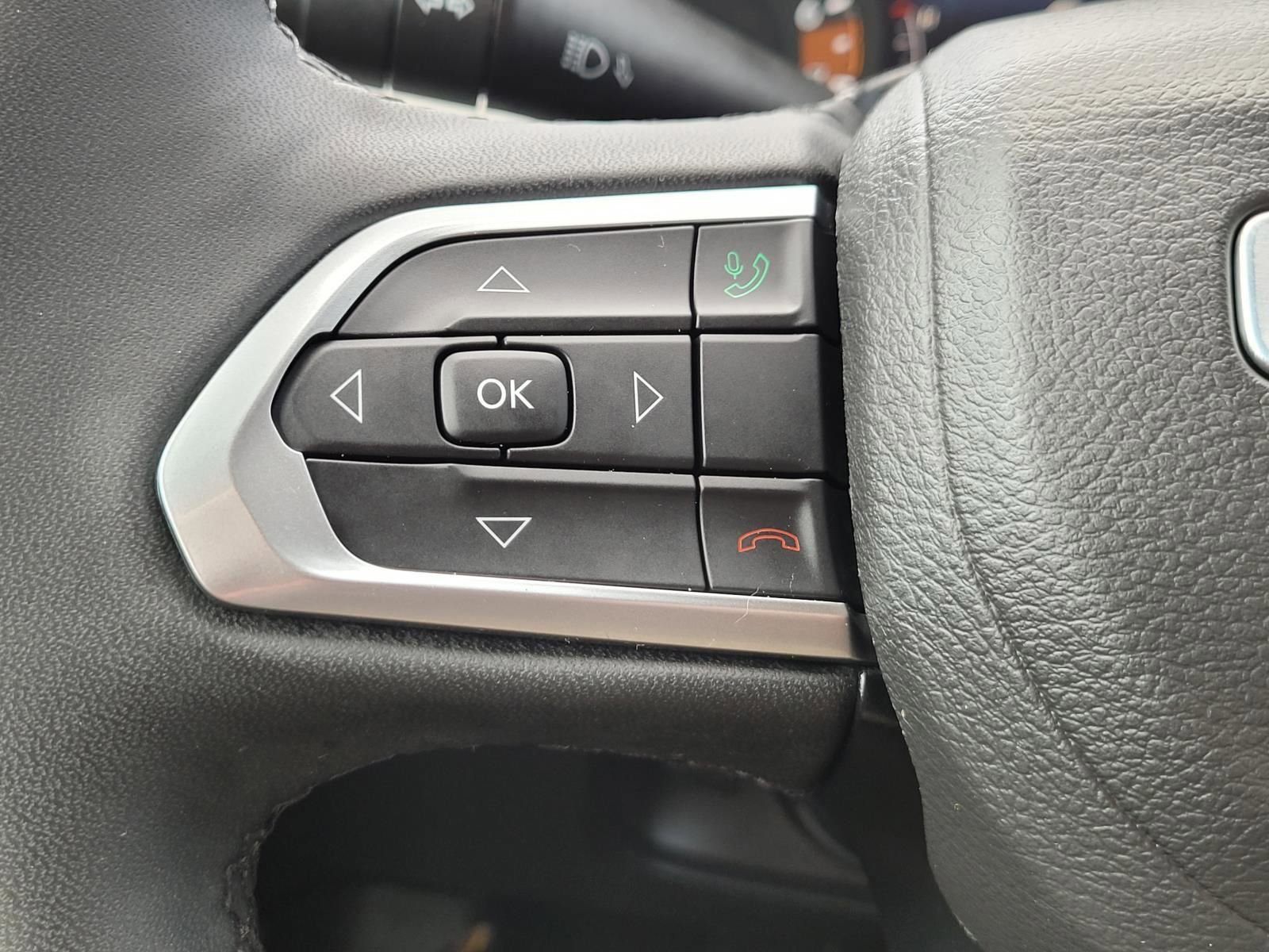 Used 2023 Jeep Compass Limited AWD/4WD image 30