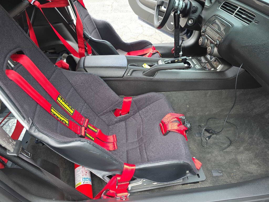 Used 2010 Chevrolet Camaro SS w/ LPO, Ground Effects Package image 16