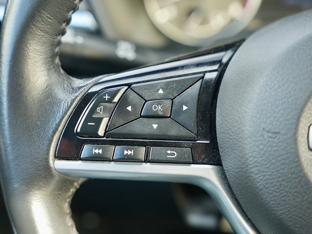 Used 2023 Nissan Altima 2.5 SV w/ SV Premium Package image 16