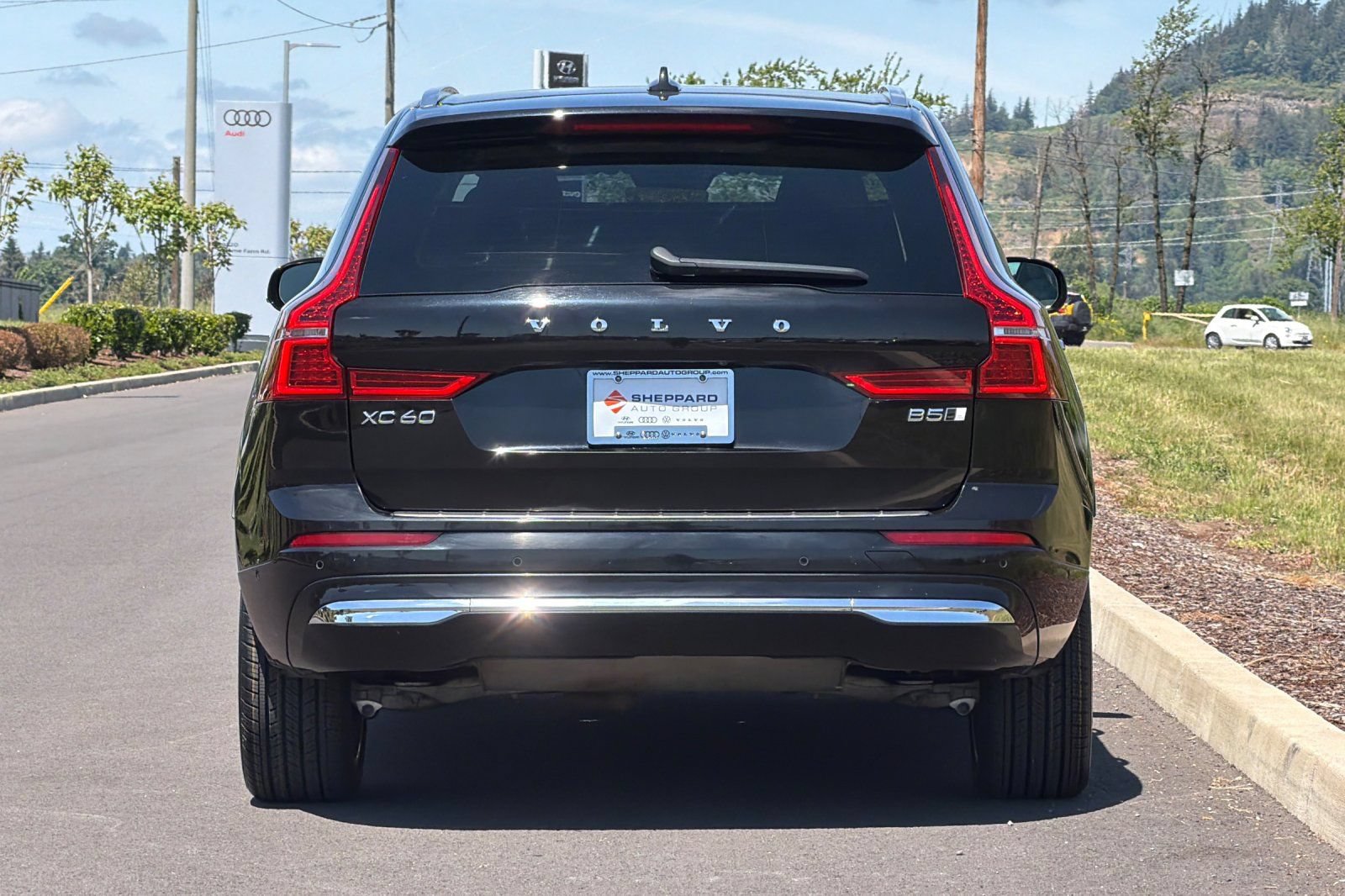Used 2023 Volvo XC60 B5 Ultimate AWD/4WD image 4