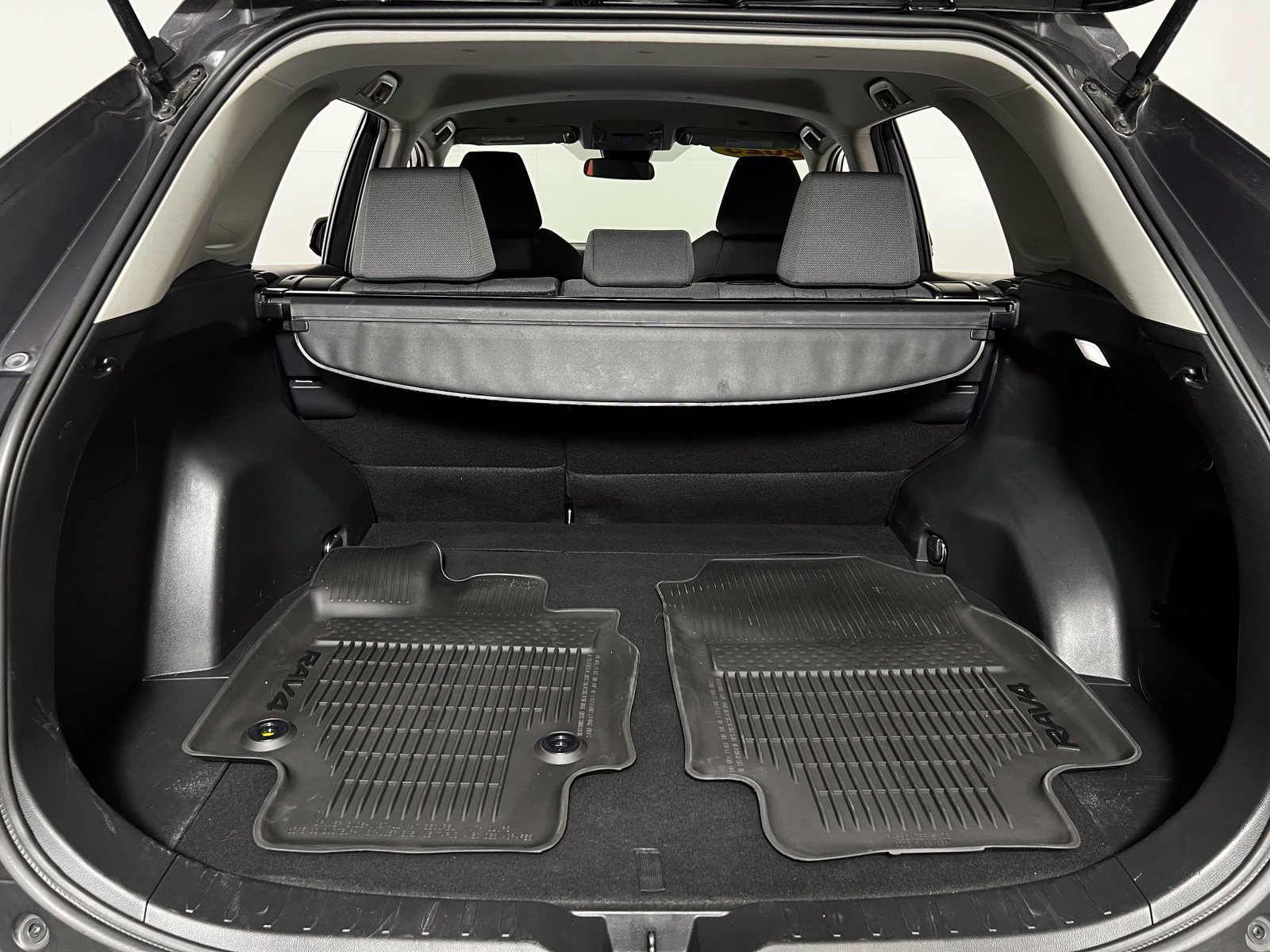 Certified 2025 Toyota RAV4 XLE FWD image 21