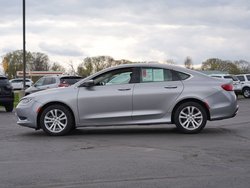 Used 2015 Chrysler 200 Limited FWD image 6