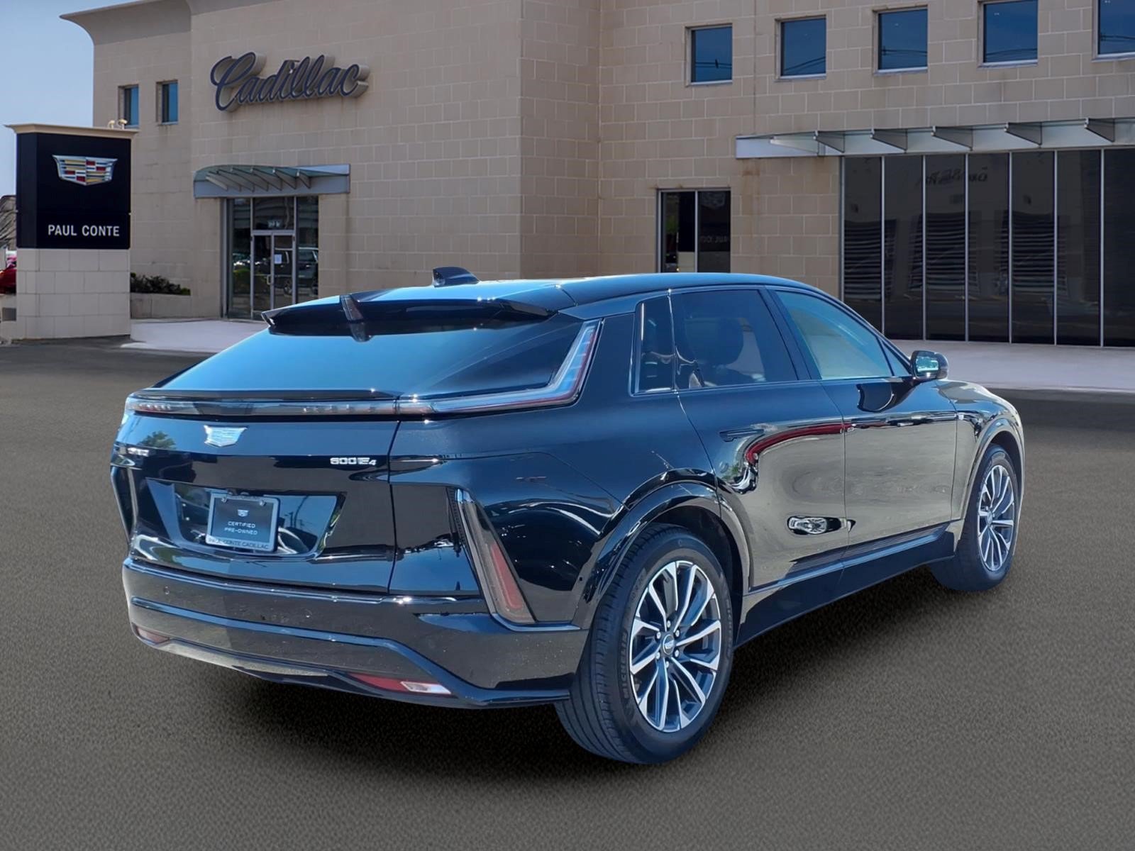 Certified 2024 Cadillac Lyriq Sport w/ LPO, Floor Liner Package AWD/4WD image 5