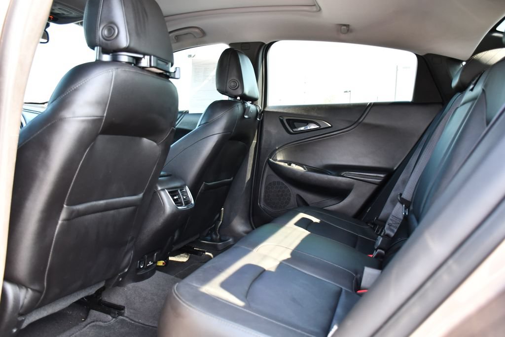 Used 2018 Chevrolet Malibu Hybrid w/ Leather Package FWD image 18