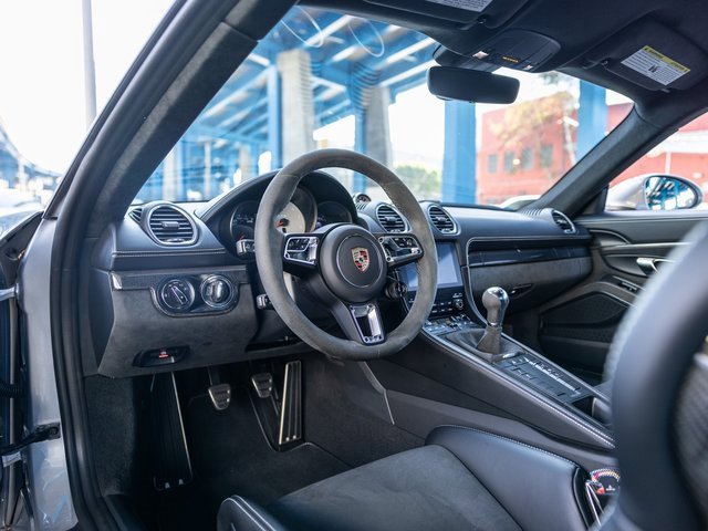 Used 2025 Porsche 718 Cayman GT4 image 4