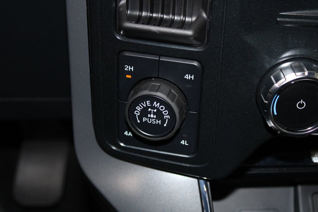 New 2025 Ford F150 Lariat w/ Equipment Group 502A High image 44