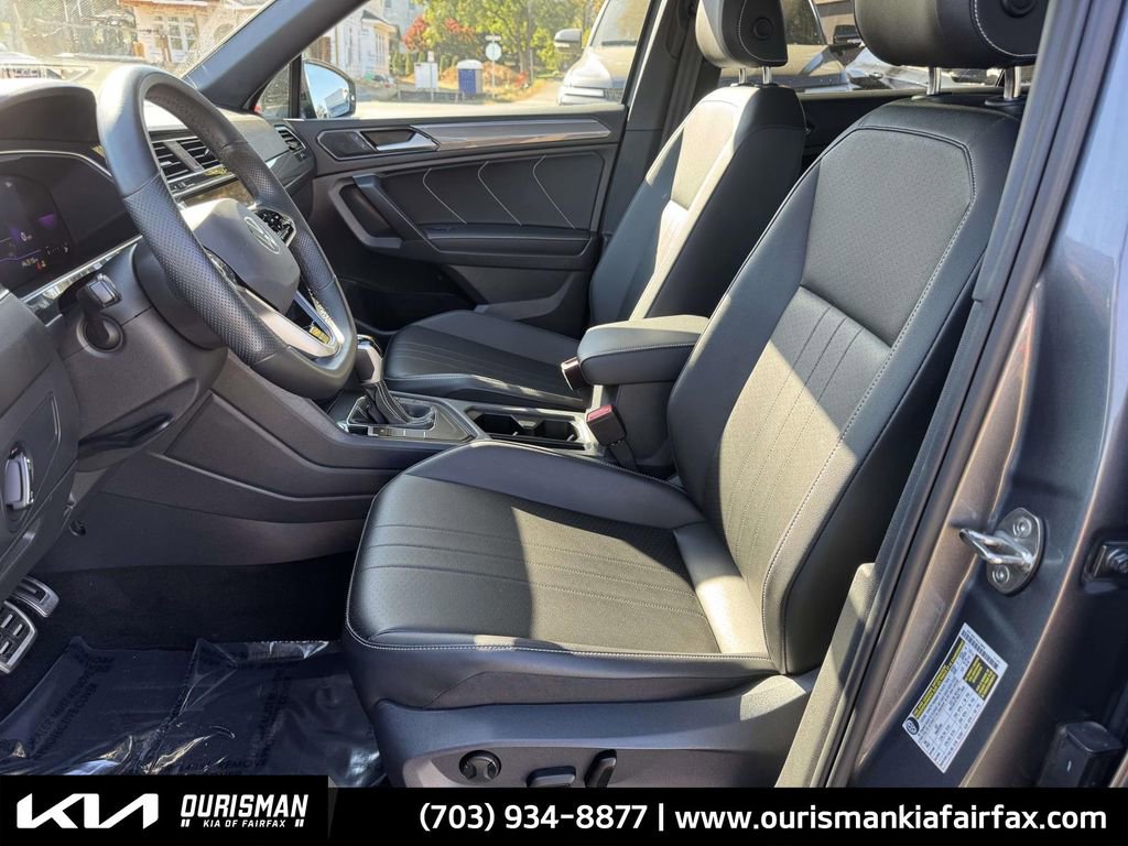 Used 2022 Volkswagen Tiguan SE R-Line image 19