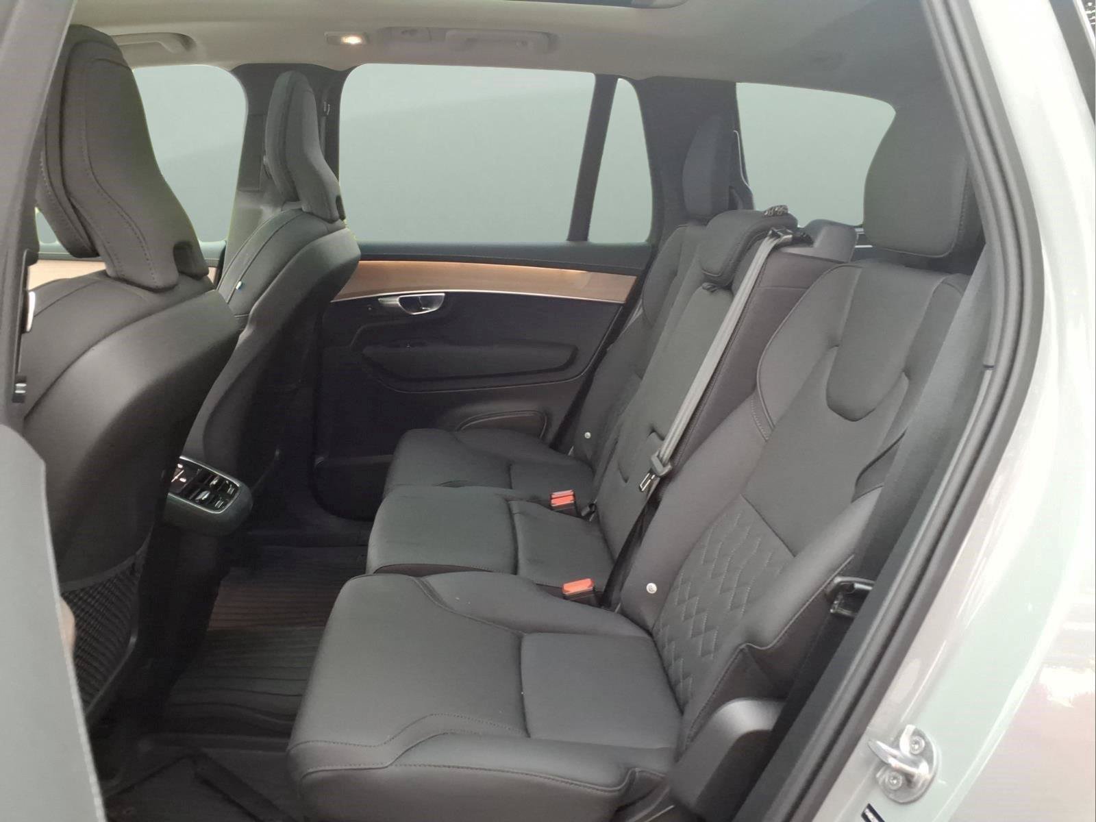 Certified 2026 Volvo XC90 B6 Plus w/ Protection Package Premier AWD/4WD image 23