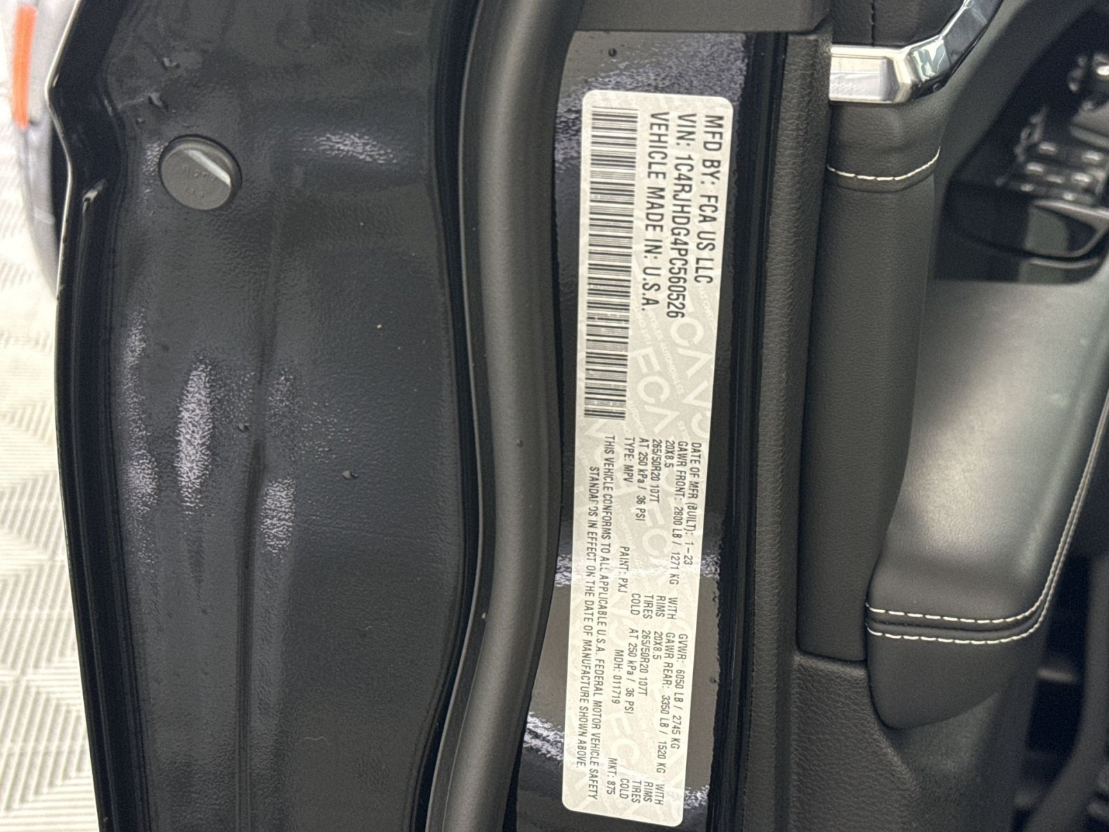 Used 2023 Jeep Grand Cherokee Overland AWD/4WD image 29