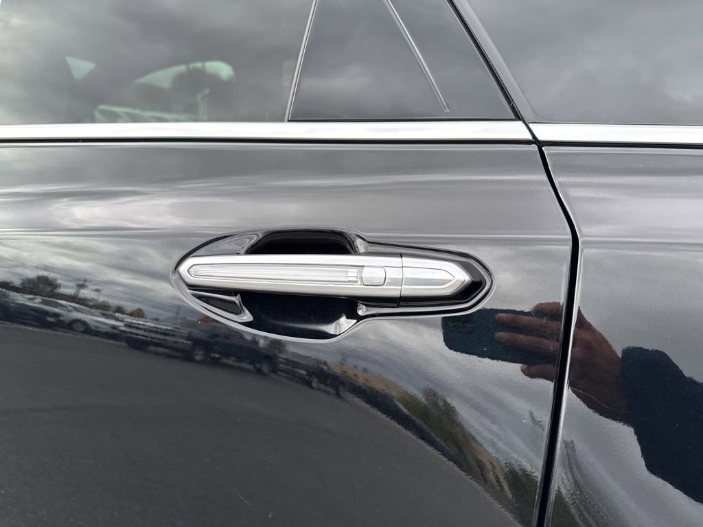 Used 2025 Cadillac XT5 Premium Luxury image 11