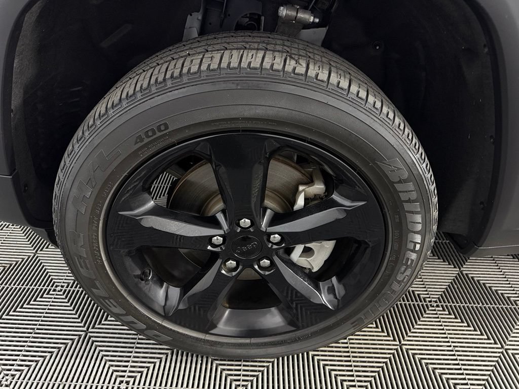 Certified 2022 Jeep Grand Cherokee L Laredo RWD image 12