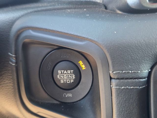 Used 2025 Jeep Gladiator Sport image 18