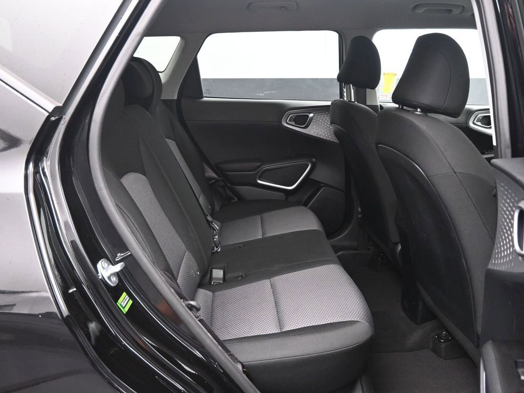 Used 2025 Kia Soul LX w/ LX Technology Package image 16