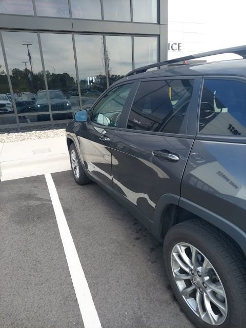 Used 2022 Jeep Cherokee Latitude Lux w/ Sun & Sound Group image 14