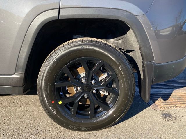 New 2026 Jeep Grand Cherokee Altitude image 17