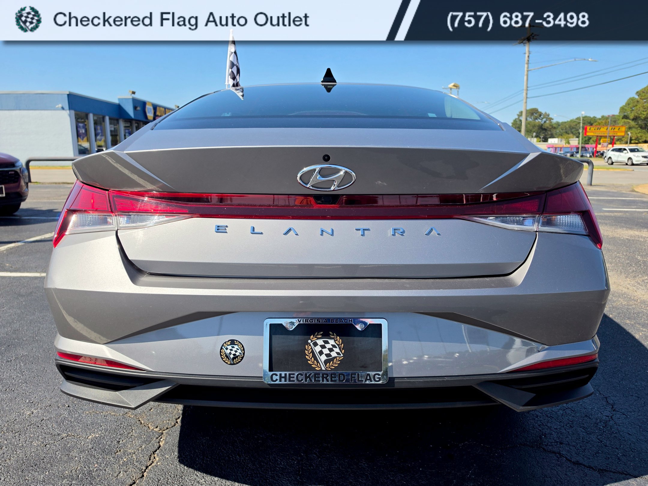Used 2022 Hyundai Elantra SEL w/ Convenience Package FWD image 4