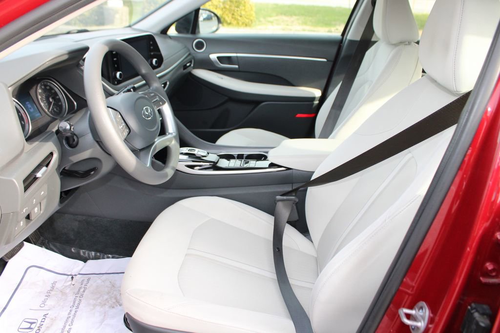 Used 2023 Hyundai Sonata SE w/ Cargo Package FWD image 10