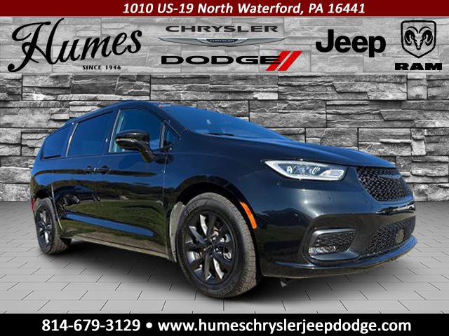 Certified 2022 Chrysler Pacifica Touring-L w/ S Appearance Package