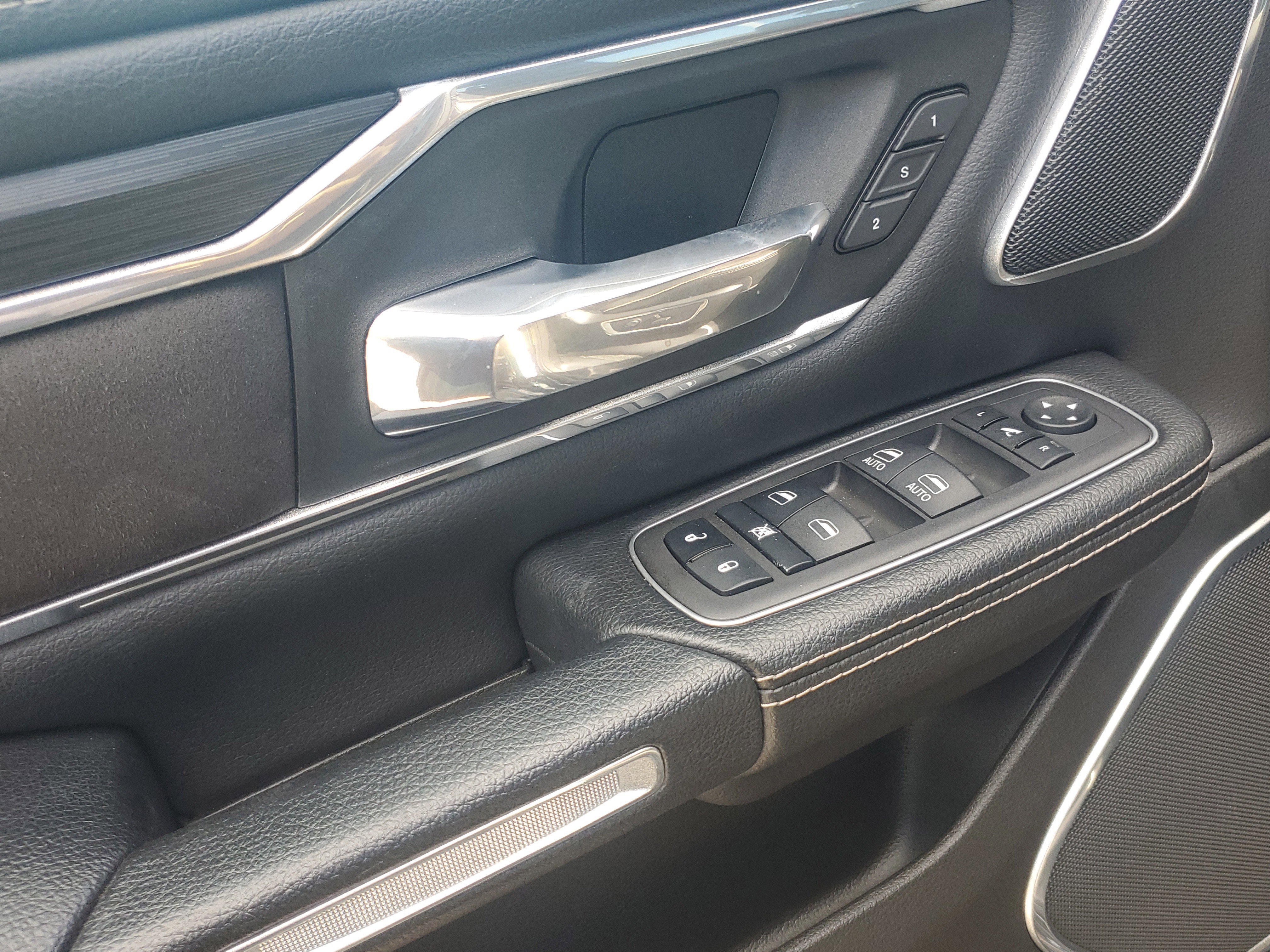 Used 2023 RAM 1500 Laramie image 9